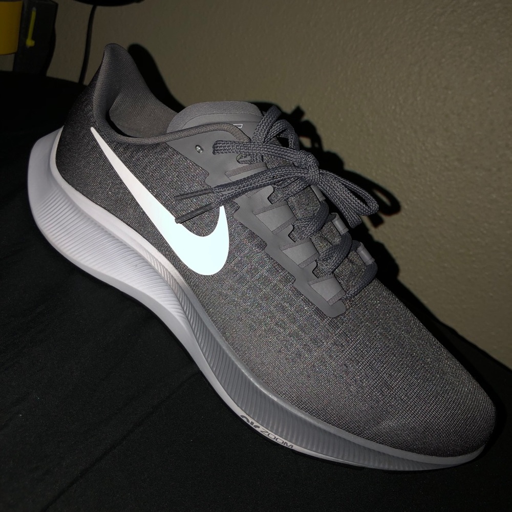 Nike Air Pegasus 37
